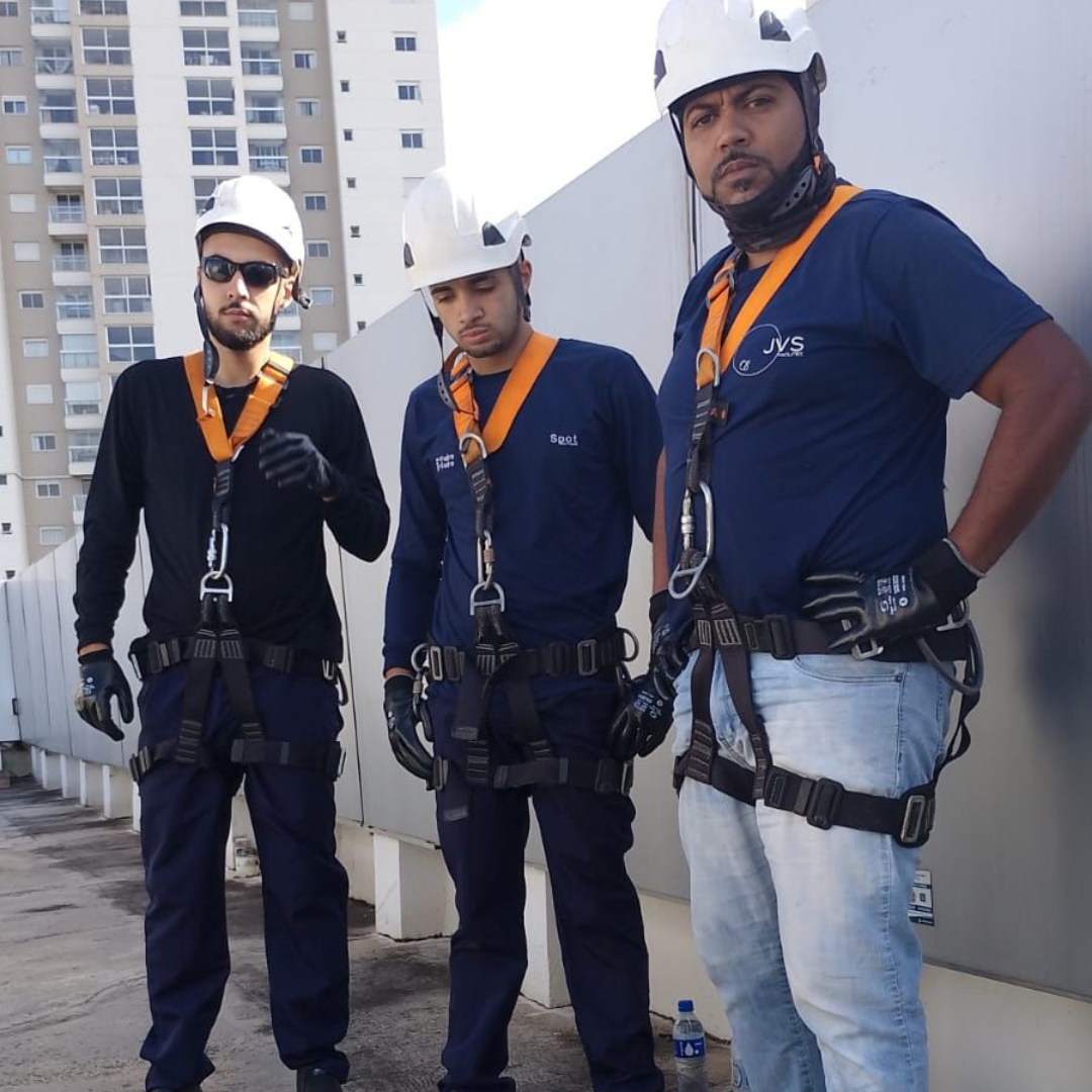 Preparação da equipe para descida